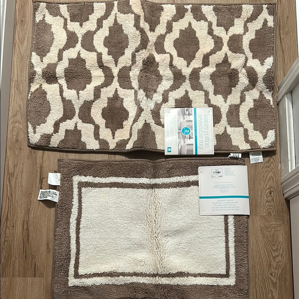 NWT Brown and Cream Geometric Bath Mat Set